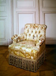 Squat armchair, Second Empire Style
