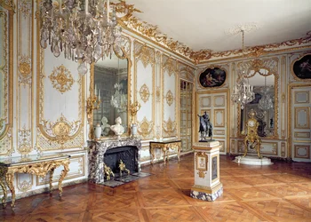 The Cabinet de la Pendule (Clock Room)