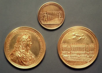 Les Revues, 1680 by Thomas Bernard; Profile of Louis XIV; La Colonnade of the Louvre, Bernini project by Jean Warin III
