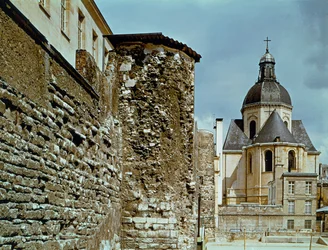 Wall of Philippe Auguste rue des Jardins Saint-Paul