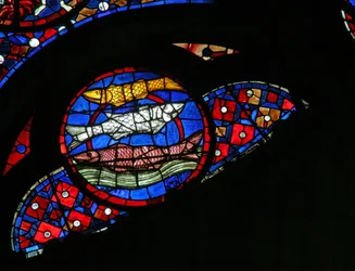 Window w115 depicting the Creation of fish