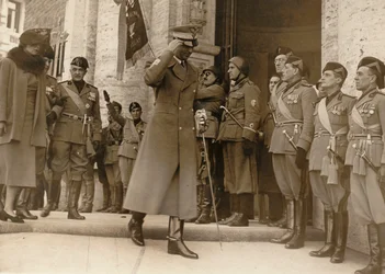 Album MVSN- Blackshirts: I Principi di Piemonte visitano la Casa Madre dei Mutilati a Roma