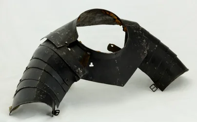 Almain Collar