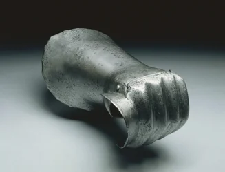 Jousting glove, c.1560-80