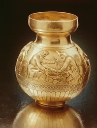 Bottle with ring base depicting Scythians engaged in various activities