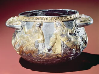 Drinking cup depicting Scythian soldiers