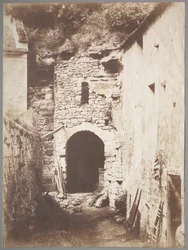 Behind the Troglodyte Farm