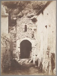 Behind the Troglodyte Farm