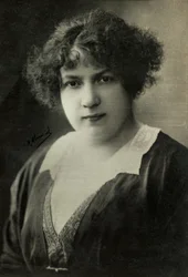 Portrait of Mme Adolphe Brisson aka Yvonne Sarcey