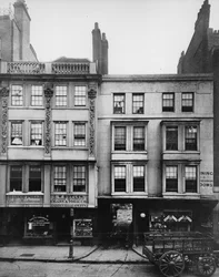 Aldgate, remains of the old Saracen