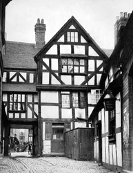 Courtyard of the Unicorn Inn, Shrewsbury, Shropshire, England, 1924-1926