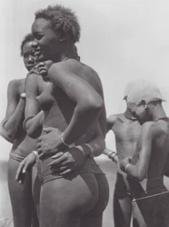 Africa: Nuer Girls and Children