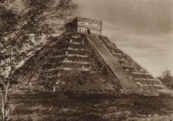 Mexico: Ruins of Chichen Itza, Yucatan, "El Castillo"