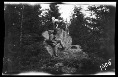 Guido and Blenda Simberg and Sarto in the Forest of Niemenlautta