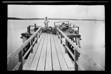 Hugo Simberg at the Steamship Pier