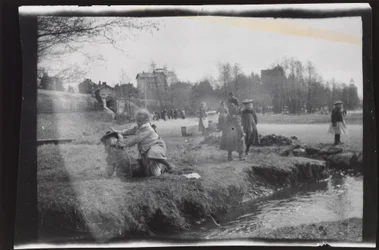Children at Eläintarhanlahti