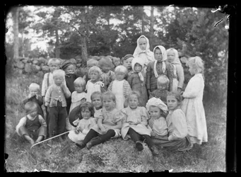 Local and Niemenlautta Manor Children