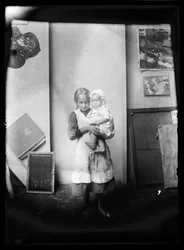 Girl and Child as Models in Selkäranta Studio