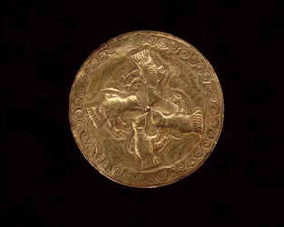 Pectoral, Moluccas peoples