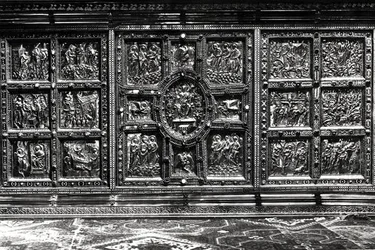 Front of the Wulvinius Altar, presented by Angilberto II in 835