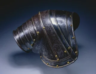 Pauldron for right shoulder