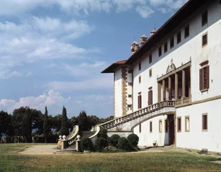 The villa of hundred chimneys