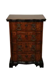Walnut Chest of Drawers, c.1730