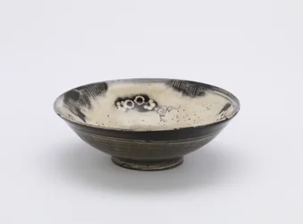 Individual serving bowl, Kyushu or Kyoto, Edo period, 18th-19th century