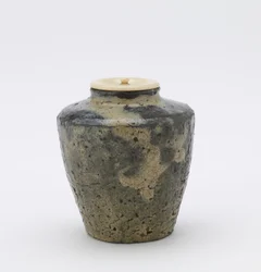 Shodai Ware Tea Caddy with Faceted Sides, Katatsuki Type