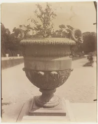 Versailles, Vase by Ballin