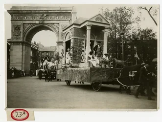Historical Parade Colonial Home Float No 27