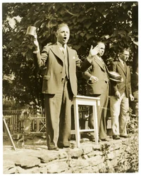 John W. Mitchell in Greenwich Conn or Weston, Conn. The famous auctioneer to go with xx the picture
