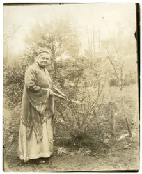 Mrs Alzirc Hewitt Wade - 88 years old - in the garden at Ossining, NY, c.1905-28