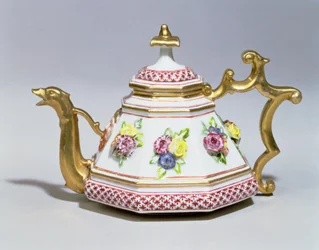 Meissen octagonal teapot