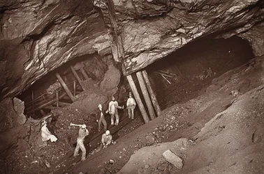 The 70 Tram-Road, East Pool Mine, illustration from 