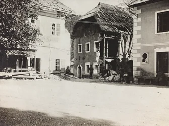 Album "My World War - Memories of the South-Western Front in Carinthia, Italy, Trentino-Alto Adige 31/03/1915-12/11/1918 - Josef Zohles Wien": Square with Rubble