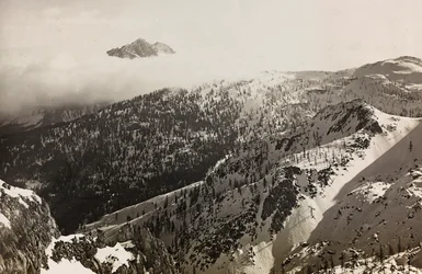 Album: My World War Memories of the South-Western Front in Carinthia, Italy, Trentino-Alto Adige 31/03/1915-12/11/1918: View of the Alps (b/w photo)