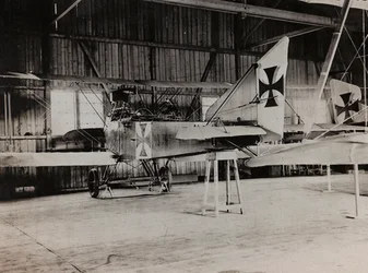Album "Meine weltkriegs - Erinnerungen South-West Front (Carinthia, Italy, South Tyrol) 31/03/1915-12/11/1918 - Josef Zohles Wien": Austrian Airline