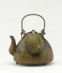 Minato ware tea pot, mid-19th century