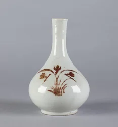 Bottle with floral design, Yi dynasty