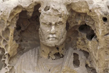 Catacombs of Kom-esh-Shuqafa, Interior of the hypogeum (detail)