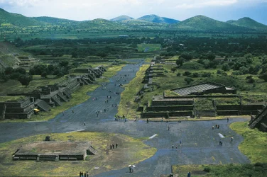 Pyramid of Moon and Avenue of Dead, Teotihuacan