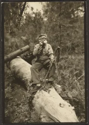 Fleckenstein on a Log