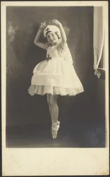 Helen Boothe as Red Cross Rosie