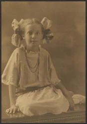 [Portrait of a Girl with Big Bows]