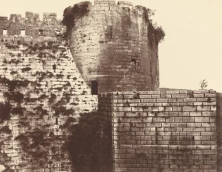 Kalaat-El Hosn, Second Enclosure, Exterior, South