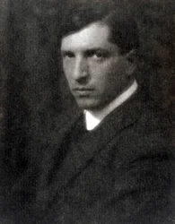 Half-length portrait of the painter Pietro Marussig, 28/11/1923
