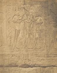 Sculptures extérieures du Santuaire de granit du palais de Karnac Sacre de Philippe-Ar