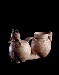 Precolombian art, Mayan civilization, pre-classical period: double clay vase with one element in the form of coati and another simple. From Kaminaljuyu, Guatemala