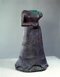 Elamite civilization: bronze statue of Queen Napir Asu with Elamite inscription. 1250 BC. From the site of Susa, Iran